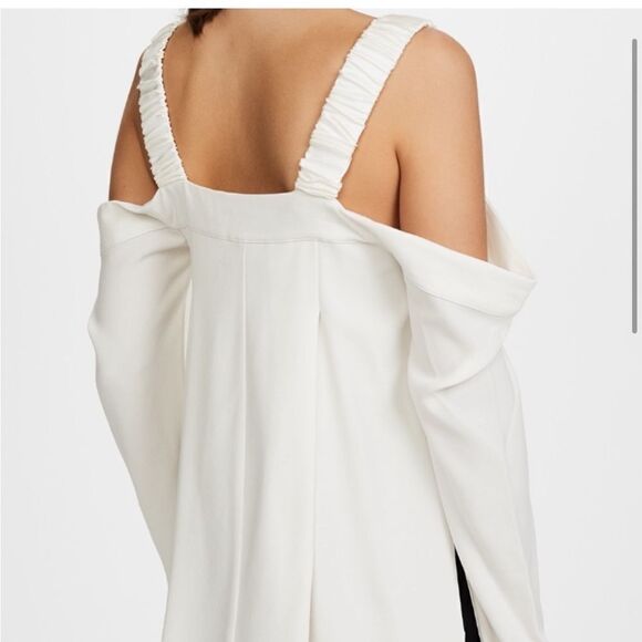 Elizabeth and James Year cold shoulder top - Picture 3 of 8